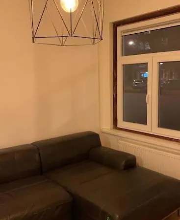 Lovely 1 Private Bedroom With Garden View בית אירוח