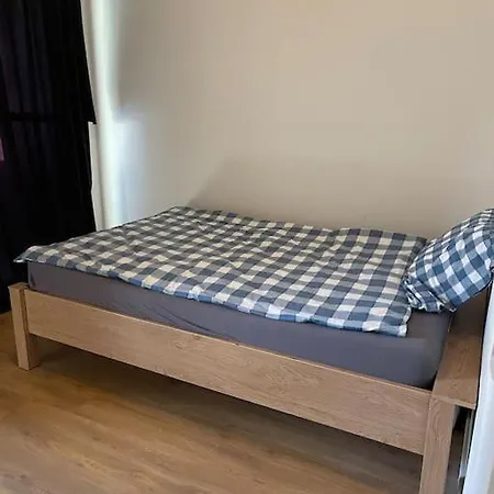 בית אירוח Lovely 1 Private Bedroom With Garden View רוטרדם