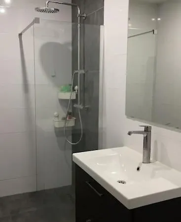 Lovely 1 Private Bedroom With Garden View בית אירוח רוטרדם